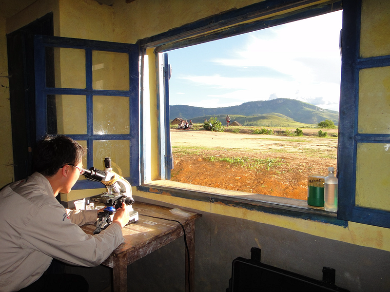 帶著醫療去旅行─隨路竹會非洲義診